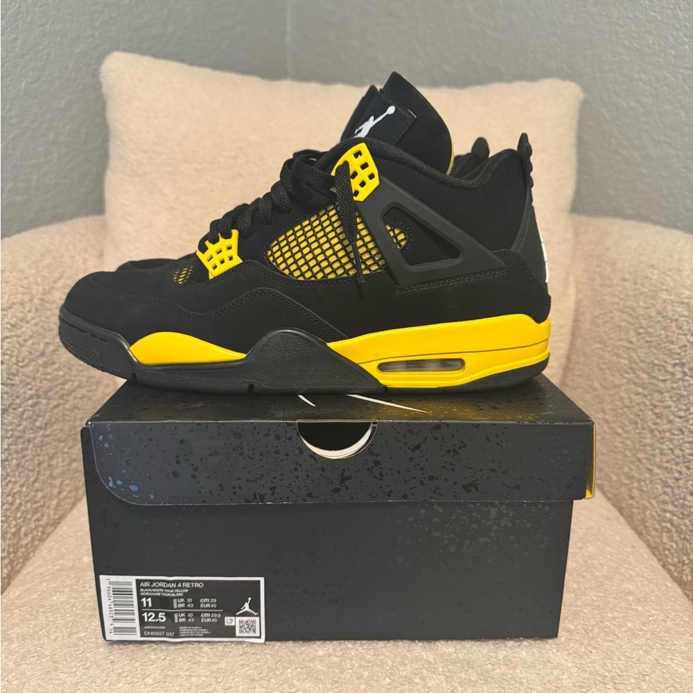 Air Jordan 4 Retro Black Yellow Sneakers
